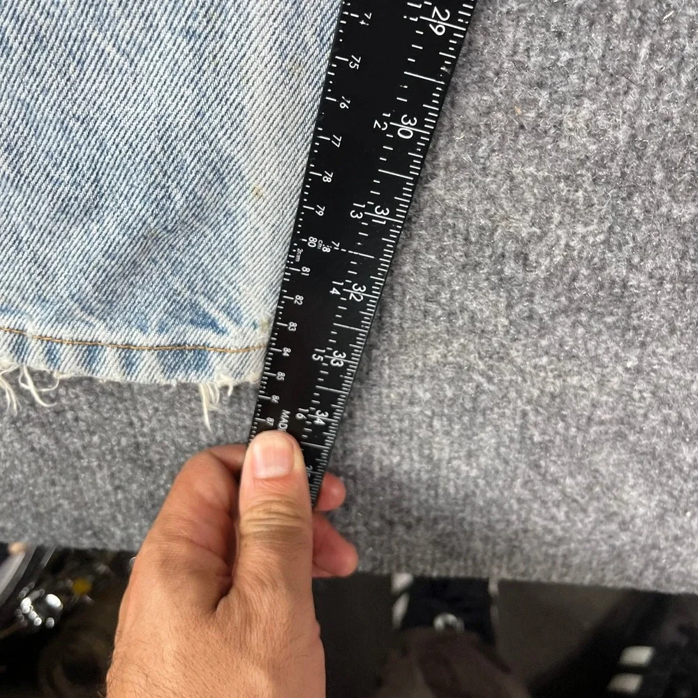 Levis‎ 550 Jeans Mens Size 36x34 Light Wash Distressed Relaxed Tapered